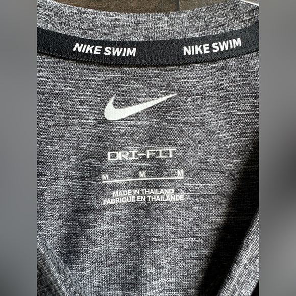 Men’s Nike Swim Dri-Fit Gray UPF 40 T-shirt Size Medium - Picture 3 of 4